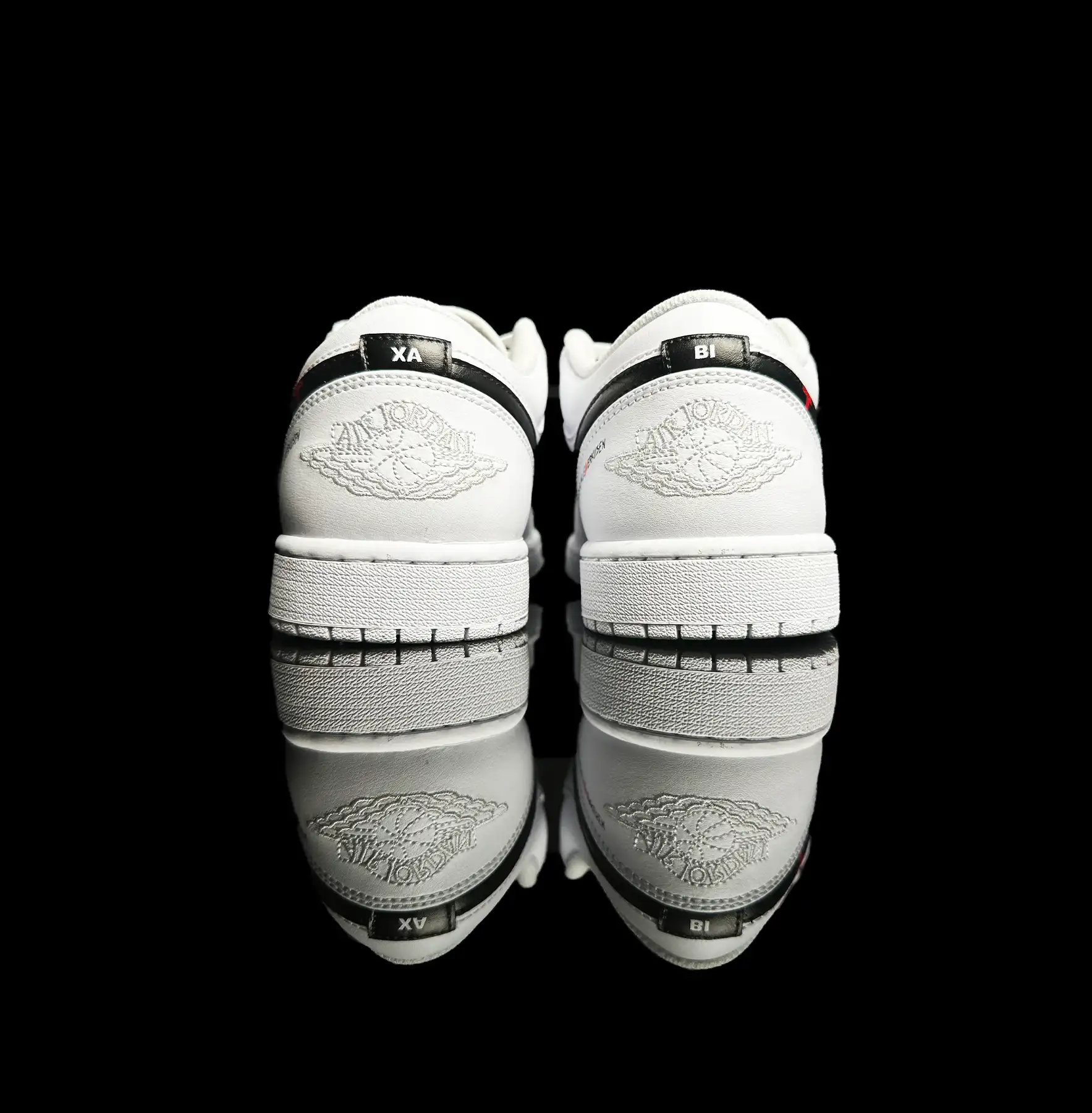 Corporate Sneaker, Customized Sneaker, neakone, Sneaker with Logo, Bayer 04 Leverkusen Sneaker, leav