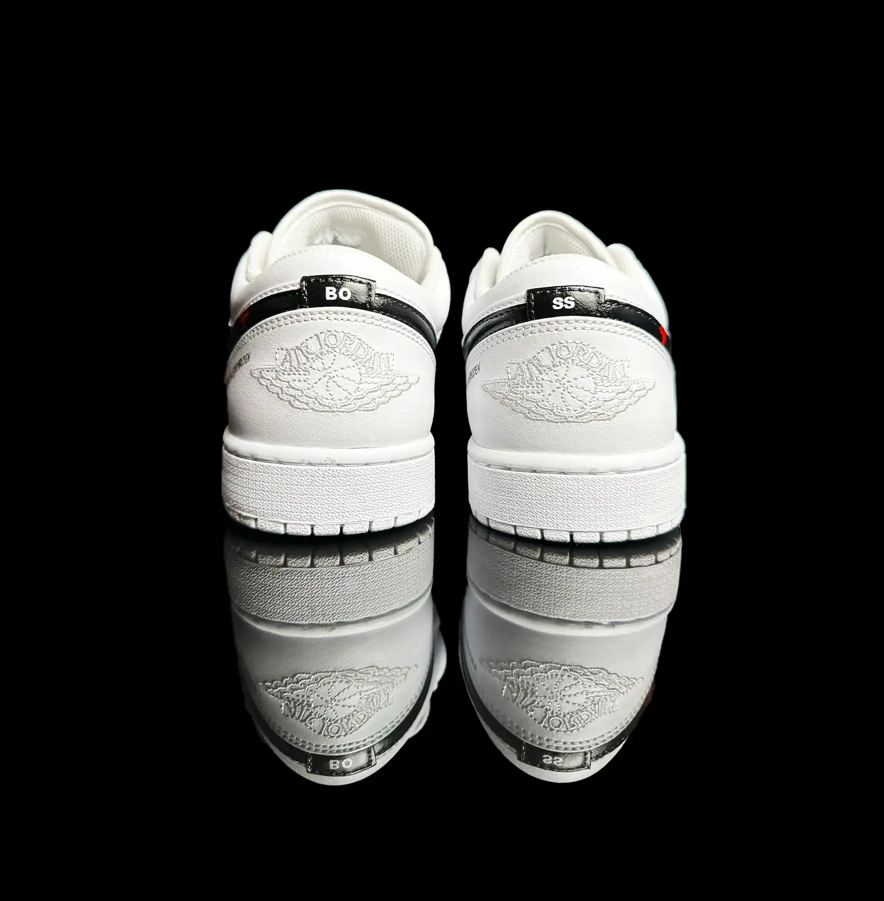 Corporate Sneaker, Customized Sneaker, neakone, Sneaker with Logo, Bayer 04 Leverkusen Sneaker, leav
