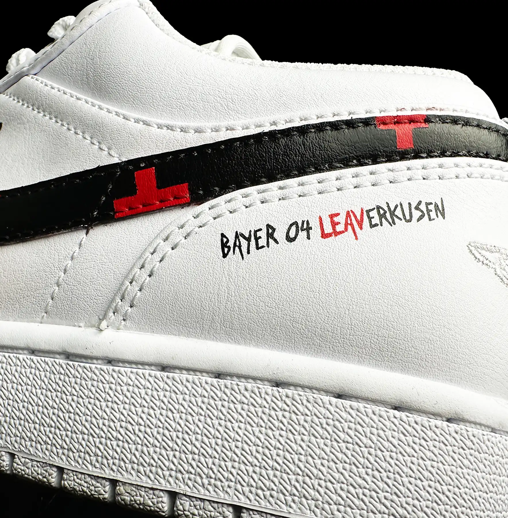 Corporate Sneaker, Customized Sneaker, neakone, Sneaker with Logo, Bayer 04 Leverkusen Sneaker, leav